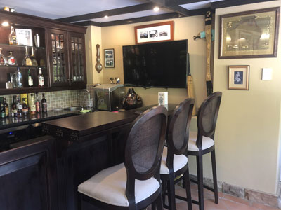 Visual Arts Interior - Dave's Bar